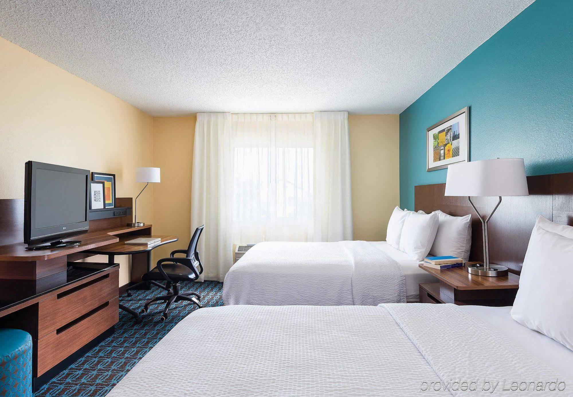 Fairfield Inn & Suites Dallas Park Central Exterior photo