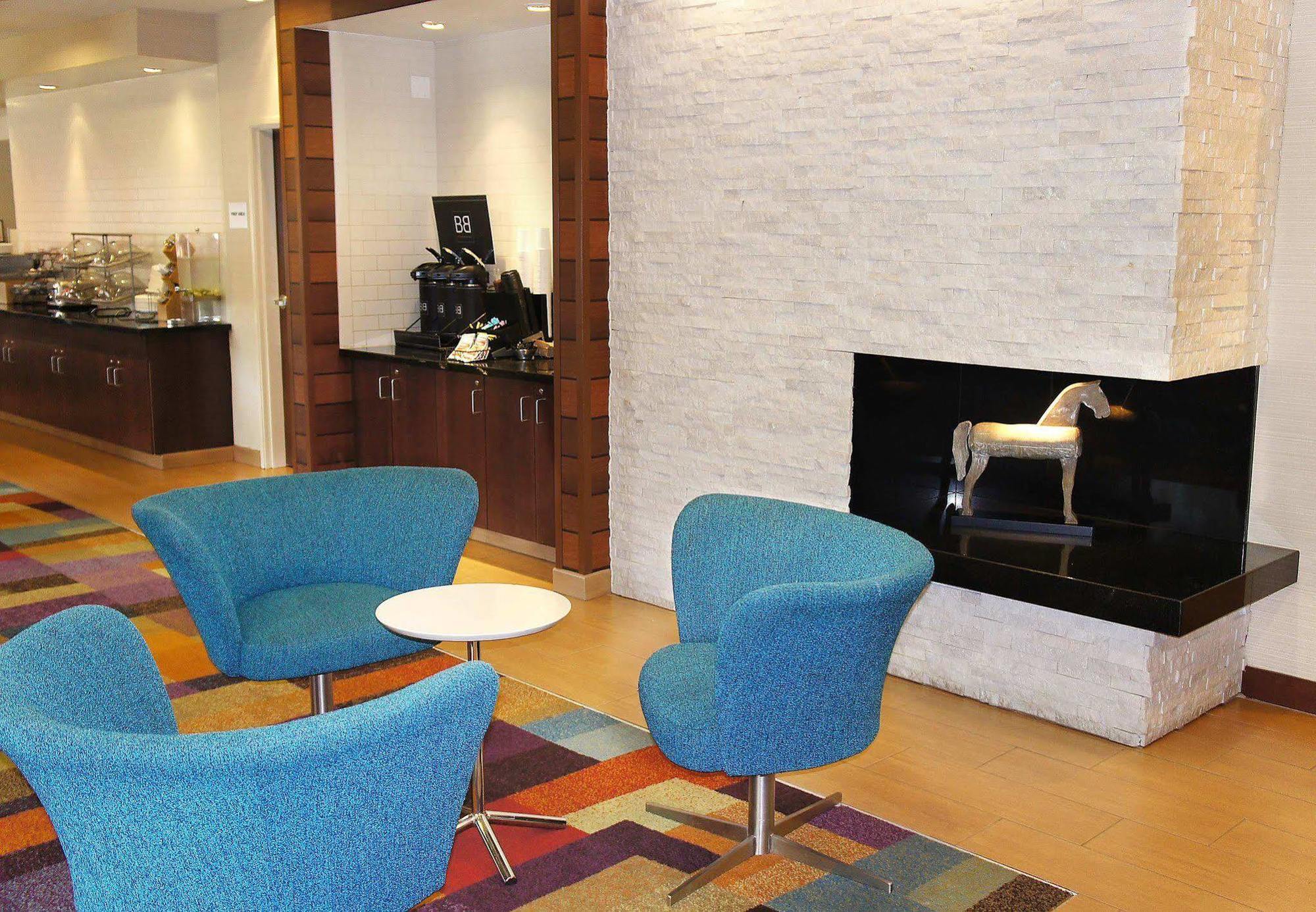 Fairfield Inn & Suites Dallas Park Central Exterior photo